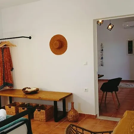 Sugarstone House Casa de Férias Adamantas (Milos)