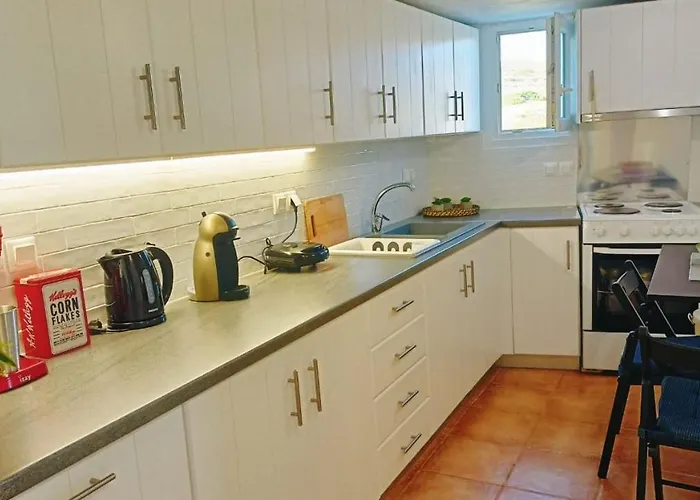 Semesterbostad Sugarstone House Adamantas (Milos)